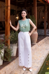 SONO - Quần trắng xẻ trước đính nút gỗ
