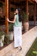 SONO - Áo linen sát nách thêu hoa phối viền ren