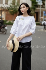 SONO - Áo linen thêu tay lửng xếp ly