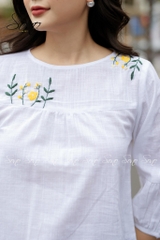 SONO - Áo linen thêu tay lửng xếp ly