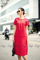 SONO - Đầm linen cổ tròn thêu hoa