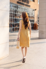 SONO - Đầm linen cổ tim viền ren