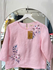 SONO - Áo linen tay lỡ thêu hoa tím đối xứng