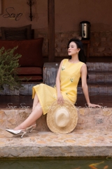 SONO - Đầm sát nách thêu cụm hoa trắng