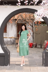 SONO - Đầm linen thêu hoa trắng đối xứng