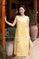 SONO - Đầm sát nách thêu cụm hoa trắng