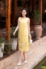 SONO - Đầm sát nách thêu cụm hoa trắng