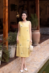 SONO - Đầm sát nách thêu cụm hoa trắng