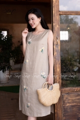 SONO - Đầm sát nách thêu cụm hoa trắng