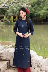 SONO - Áo dài xanh navy thêu hoa trắng nhỏ