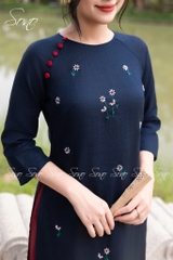 SONO - Áo dài xanh navy thêu hoa trắng nhỏ