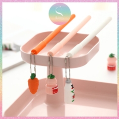 [HOTIS] Bút gel có dây treo củ cà rốt siêu đáng yêu - Ngòi 0.5mm mực đen