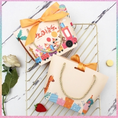 [HOTIS] Túi giấy đựng quà tặng nhiều hình xinh xắn có quai xách và tặng kèm ruy băng thắc nơ