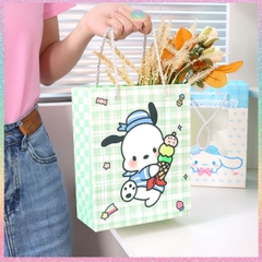 [HOTIS] Túi giấy đựng quà tặng hoạt hình Sanrio mặt kính trong suốt - 24x19x9cm