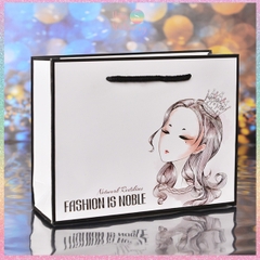 [HOTIS] Túi giấy đựng quà tặng hình cô gái thanh lịch có quai xách