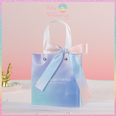 [HOTIS] Túi Đựng Quà Tặng Màu Gradient Kèm Ruy Băng Thắt Nơ - Túi Đựng Mỹ Phẩm, Đựng Quà Nhiều Size, Chất Liệu Nhựa Cao Cấp