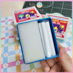 [HOTIS] Hộp Phấn Học Sinh MIC 221 - Combo 4 Viên Phấn Không Bụi Kèm Bông Lau Bảng Nhỏ Gọn Cho Học Sinh Lớp 1