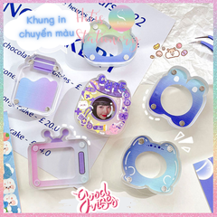 [HOTIS] Khung acrylic mini hoạt hình trong suốt khóa nam châm đựng ảnh thẻ để bàn