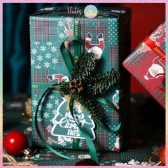 [HOTIS] Set 5 Tờ Giấy Gói Quà Giáng Sinh Caro Kraft 49x49cm - Họa Tiết Tuần Lộc, Ông Già Noel, Gói Quà & Bó Hoa Trang Trí Noel