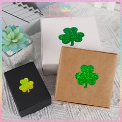 [HOTIS] Cuộn 500 Tem Dán Sticker Cỏ Ba Lá - Size 2.5cm & 3.8cm - Bóc Dán Dễ Dàng, Trang Trí Đẹp Mắt