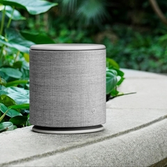 Loa Bang & Olufsen Beoplay M5