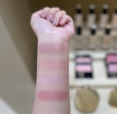Phấn Má Hồng BURBERRY Light Glow Natural Blush