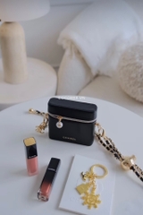 Túi Gift CHANEL Móc Khoá CC - Đen Kèm Dây Đeo Dài Mẫu đựng 4 son (10x10x4cm)