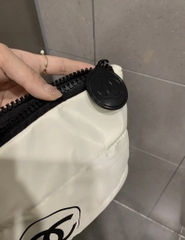 Túi Đựng Mỹ Phẩm CHANEL Vải Dù