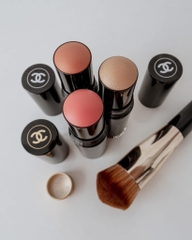Bắt sáng dạng thỏi CHANEL Baume Essentiel Multi-use Glow Stick