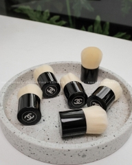 Cọ CHANEL Beauté Mini Retractable Kabuki Brush