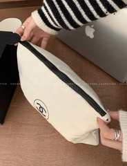Túi Đựng Mỹ Phẩm CHANEL Vải Dù
