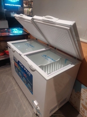 Tủ 1 ngăn đông + 1 ngăn mát 600 lít ( lòng sử dụng thực 250L) dài 1.24 mét rộng 61cm