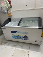 Tủ Đông mặt kính cong 451L Hòa Phát HSF-AD6451.C1 1 ngăn 2 cửa lùa