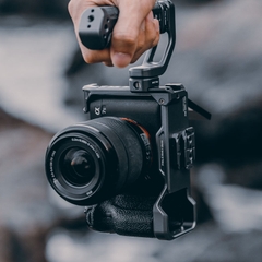 Falcam F22 & F38 Quick Release L Bracket (for A7M4/A7S3) - 2976
