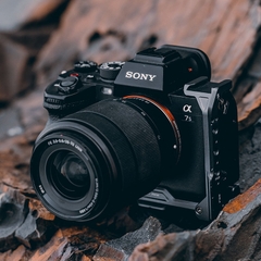 Falcam F22 & F38 Quick Release L Bracket (for A7M4/A7S3) - 2976