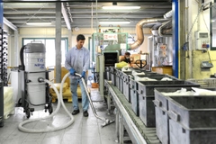 Máy hút bụi công nghiệp Nilfisk Leach T40W L100 công suất cao loại bỏ chip nhà máy