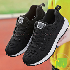 Giày thể thao đen đế trắng