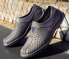 Giày nhựa lỗ thoáng khí