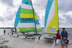 Thuyền buồm Hobie Catamaran 16