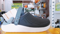Giày Crocs Literide size M8 màu xanh đen đế trắng