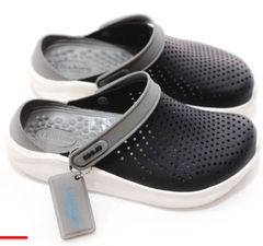 Giày Crocs Literide size M8 màu xanh đen đế trắng
