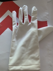 Găng tay trắng golf