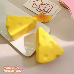 Squishy HT Bánh Phô Mai slow chậm tăng