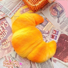 Bánh Squishy Sừng Trâu To Bự Slow Mềm Mịn HT