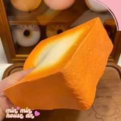 Squishy Chính Hãng Moozy bánh mỳ bơ siêu to khổng lồ
