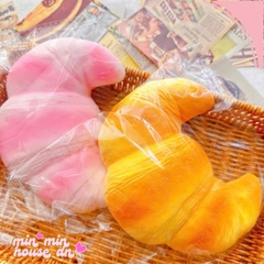 Bánh Squishy Sừng Trâu To Bự Slow Mềm Mịn HT