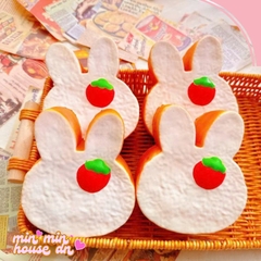 Squishy bánh tai thỏ quả dâu dễ thương HT