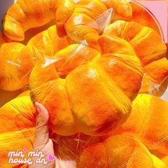 Bánh Squishy Sừng Trâu To Bự Slow Mềm Mịn HT
