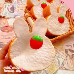Squishy bánh tai thỏ quả dâu dễ thương HT
