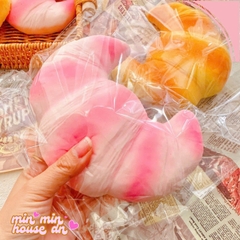 Bánh Squishy Sừng Trâu To Bự Slow Mềm Mịn HT
